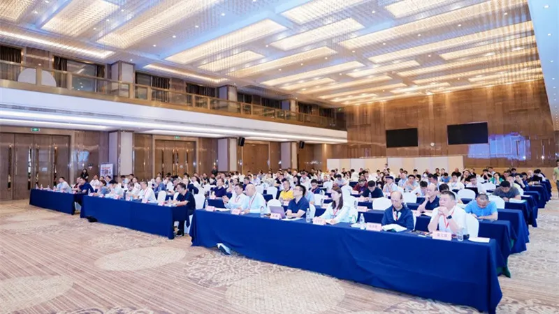 QGMは、Yangtze River Economic Beltにおける典型的な固形廃棄物の包括的な利用に関する2025年の「交換会議」と、リサイクル材料の生産と適用に関する第7回技術会議「廃棄物を利用する新しい材料」」で輝いています。」
