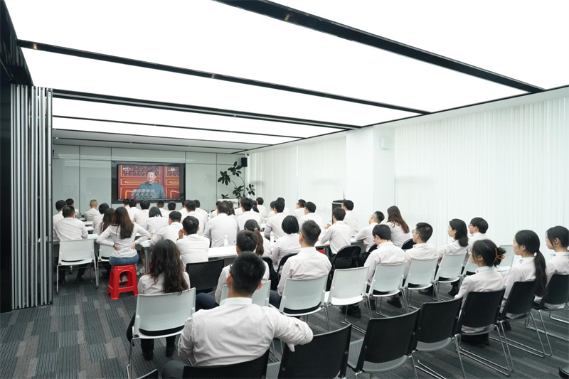 浮き沈みの 10 年間、14 億人の心—QGM が祖国と栄光を分かち合う